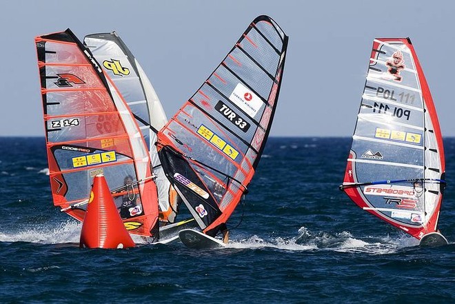 Womens first heat race two - 2009 Catalunya Costa Brava PWA World Cup ©  John Carter / PWA http://www.pwaworldtour.com